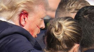 VIDEO Primele declarații ale lui Donald Trump după tentativa de asasinat: Am fost &icirc;mpușcat