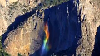 VIDEO Cascada curcubeu, fenomen spectaculos! Cum a luat naștere spectacolul de lumini?
