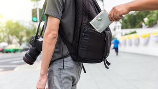 VIDEO Cum să fii un turist smart! Iată c&acirc;teva sfaturi care te pot ține departe de hoți atunci c&acirc;nd vizitezi un oraș nou?