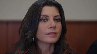 Astăzi, &icirc;ntr-un nou episod din serialul &rdquo;Tablou de familie&rdquo;: Azra, victorie răsunătoare &icirc;n fața rivalei sale, Neyran