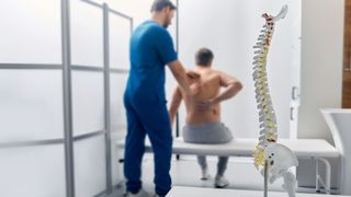 Alungă durerea de spate: tehnici avansate de ameliorare și prevenție 