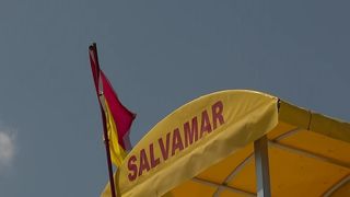 VIDEO A murit &icirc;n marea liniștită, fără steag roșu! Nu curenții au fost cauza decesului tinerei de 25 de ani