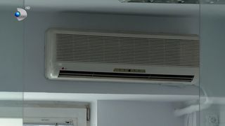 VIDEO Aerul condiționat, sursa penelor de curent! Pe cât de bine ne face, pe atât de mult poate afecta rețeaua electrică