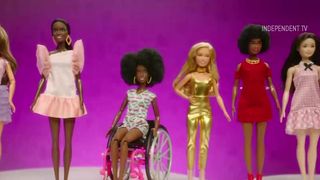 VIDEO Păpușa oarbă, lansată pe piață! Această jucărie are un scop nobil