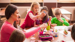 5 activități educative pe care le poți încerca pe timpul verii alături de cei mici