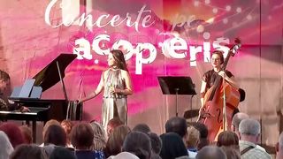 VIDEO Concert pe acoperișul Filarmonicii din Sibiu! Turiștii și localnicii au avut parte de un spectacol inedit