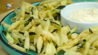 VIDEO Rubrica „Să crești mare!”, cu Alina Laufer! Rețeta de dovlecei pane