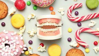 Impactul dietei asupra sănătății dentare și cum &icirc;ți poți restabili z&acirc;mbetul