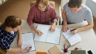 C&acirc;nd &icirc;ncep facultățile &icirc;n anul universitar 2024-2025?