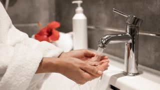 Bucureștiul răm&acirc;ne iar fără apă caldă! P&acirc;nă pe 19 august se fac lucrări la rețeaua de termoficare. Care sunt zonele afectate