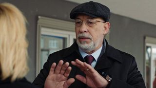 Tablou de familie, episod nou: Efe salvează cariera Azrei