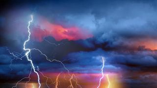 VIDEO COD PORTOCALIU de furtuni. Harta zonelor afectate de fenomene meteo extreme