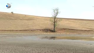 VIDEO Lacul care dispare văzând cu ochii! Peștii deja au murit