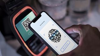 VIDEO Codul QR, în loc de card de sănătate! Când se vor face vizitele la medic doar cu telefonul mobil?