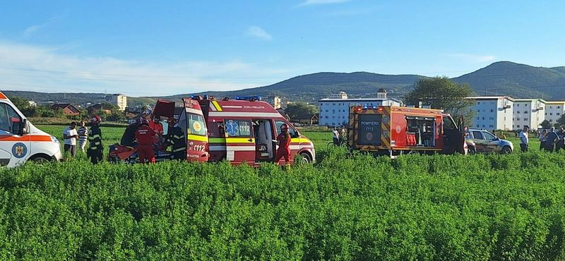 Pilotul de 21 de ani a fost rănit și dus de urgență la spital