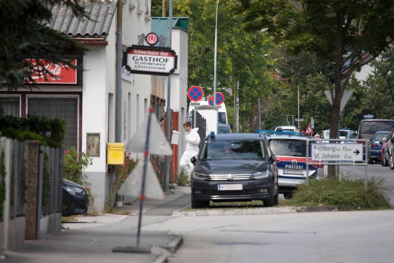 Trei concerte ale cântăreței americane Taylor Swift în Viena au fost anulate în urma unei posibile amenințări teroriste.