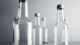 Reciclarea sticlelor, o modalitate de a trăi pentru unii. Ireal c&acirc;ți banii c&acirc;știgă cei care adună ambalaje: &rdquo;Așa &icirc;mi plătesc chiria, &icirc;ntreținerea&rdquo;