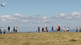 VIDEO Au fugit de caniculă pe Transalpina! Drumul din munți a fost foarte aglomerat în weekend
