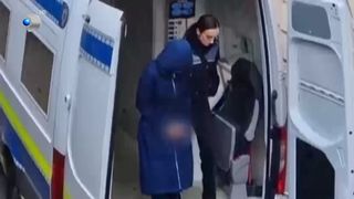 Prietena interlopilor vrea să scape de arest