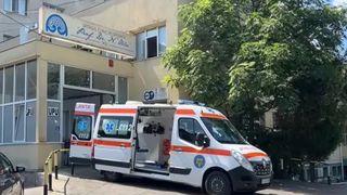 ambulanta, timpuri noi, atac bucuresti, barbat injunghiat 