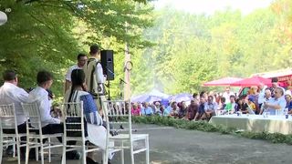 VIDEO Petrecere câmpenească: de toate, pentru toți!  Mulți români au sărbătorit ca pe vremea bunicilor