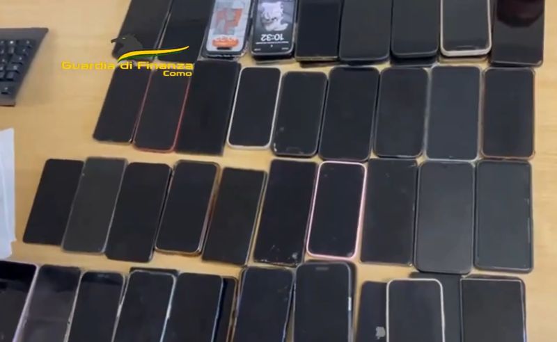 roman arestat, elvetia, politie italia, telefoane furate 