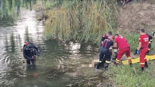 Un t&acirc;năr de 23 de ani din Sebeș a murit &icirc;ntr-un mod tragic. S-a dus la baltă să se răcorească, dar a fost &icirc;nghițit de m&acirc;l