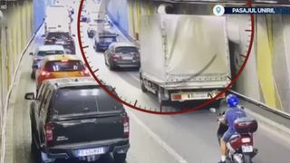 VIDEO Un nou accident &icirc;n Pasajul Unirii! Autoritățile dau vina pe șofer, dar specialiștii au o cu totul altă părere