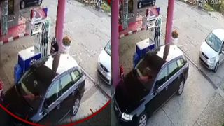 VIDEO  Doi indivizi au păgubit o benzinărie! Au făcut plinul și au fugit