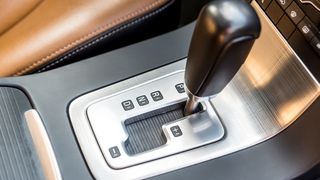 Avantajele achiziționării unei mașini cu cutie de viteză automată