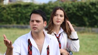 Secretele actorului Cihan Şimşek, Ogulcan din serialul "Totul pentru familia mea": E un bun dansator si nu rateaza niciun meci al echipei Fenerbah&ccedil;e