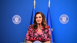 VIDEO Natalia Intotero, primele declarații după ce s-a răsturnat cu mașina pe Valea Oltului: Am fost externată, am vrut să mă duc la muncă