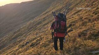 VIDEO Bunică rătăcită de grup, pe munte! Salvamontiștii trag un semnal de alarmă