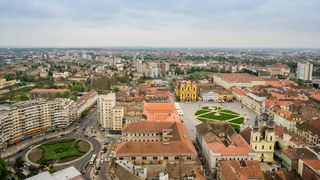 Orașul din România care i-a impresionat pe britanici! „Mica Vienă” i-a cucerit pe străini cu prețurile mici și peisajele de basm