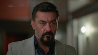 În episodul din această seară, din serialul ”Totul pentru familia mea”, difuzat de la ora 20:00, la Kanal D: Familia Eren, disperată după arestarea lui Asiye