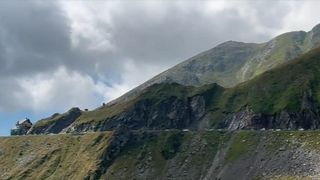 Hiking pe v&acirc;rfurile Munților Făgăraș