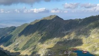 Hiking pe v&acirc;rfurile Munților Făgăraș