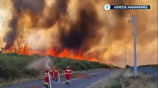 VIDEO „Eu n-am mai putut fugi”. Sute de hectare, mistuite de flăcări. Oamenii, îngroziți de iadul care le-a ajuns până la case