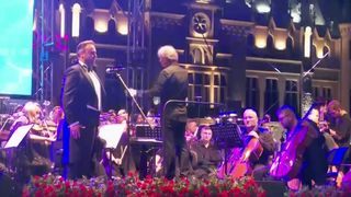 VIDEO „Îmi place foarte mult” Regal de muzică în Iași