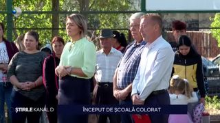 VIDEO A început școala și pe uliță