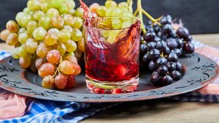 Ce se întâmplă în corpul tău după ce bei un pahar de must?