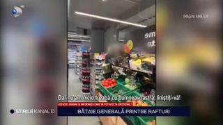 VIDEO Bătaie generală printre rafturi