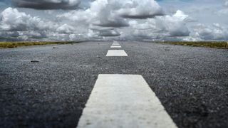 accident suceava, masina, asfalt surpat 