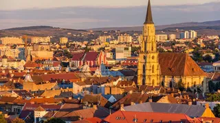 Un rom&acirc;n are interdicție să mai intre &icirc;ntr-un oraș din Transilvania timp de 3 ani. Care este motivul deciziei bizare a judecătorilor