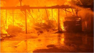 Incendiu la fabrica de sicrie din Bihor