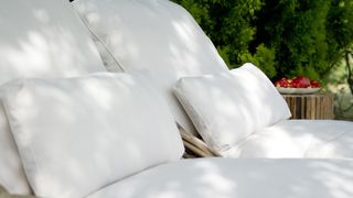 La ce temperatură se spală pernele?