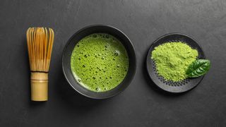 Beneficiile ceaiului matcha. Bătura care îmbunătățește sistemul nervos și abilitățile sociale