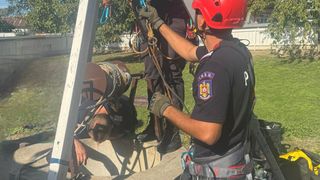 pompieri, femeie cazuta fantana,  botosani 