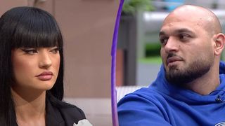 VIDEO „Mai ai puțin și plângi”. Robi nu are ochi decât pentru Teodora. Nici nu vrea să audă de altă fată: „Simți că te îndrăgostești?”