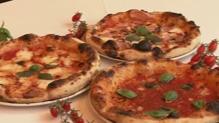 VIDEO &bdquo;Cred că este cel mai accesibil fel de m&acirc;ncare&rdquo;. Pizza, tot mai comandată &icirc;n Rom&acirc;nia